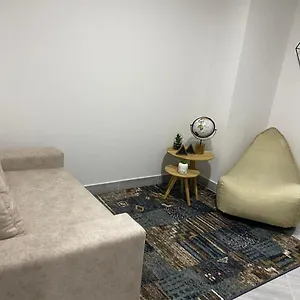 Aparta Estudio Amoblado Colombia. Moderno, Céntrico Y Cómodo. Apartamento